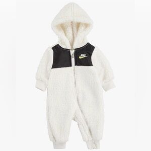 Nike Baby Off-White Sherpa Bunting Suit w/ Black Chest Panel & Neon Swoosh (6M)